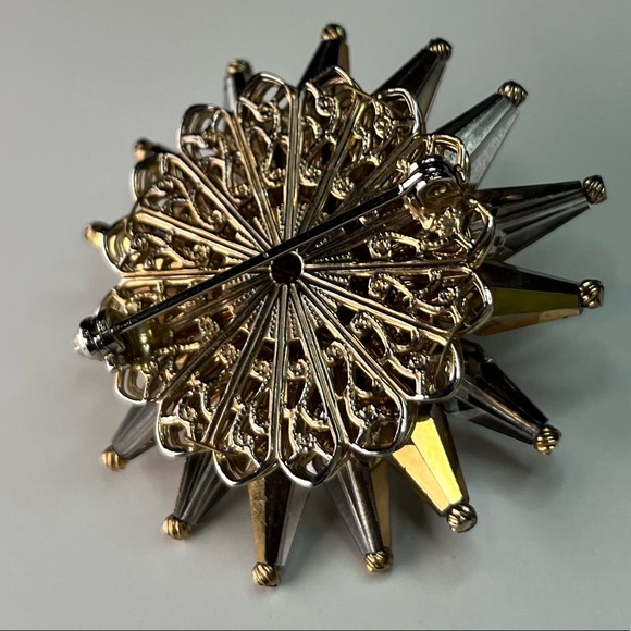Vintage Gold Tone Starburst Aurora Borealis Brooch - Picture 6 of 8